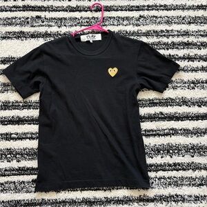 Comme des Garcons PLAY Black Tee with Gold Heart
Men’s small